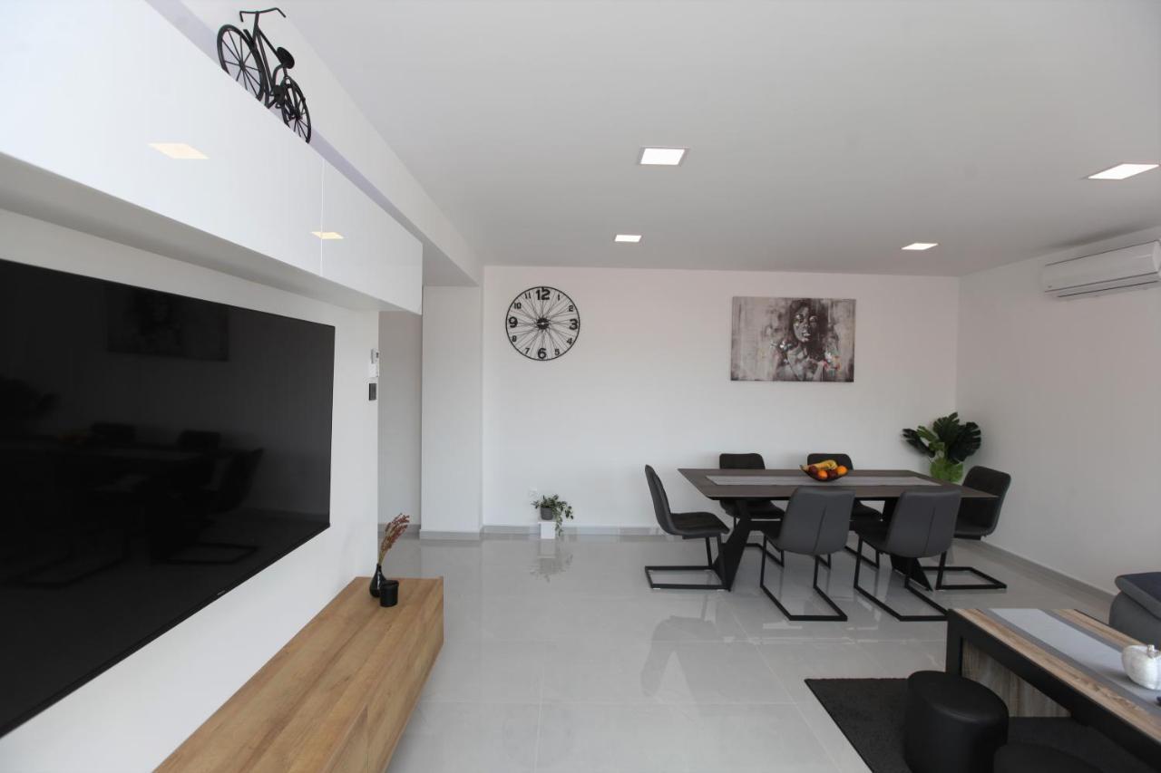 Apartmani Ive Трогир Екстериор снимка
