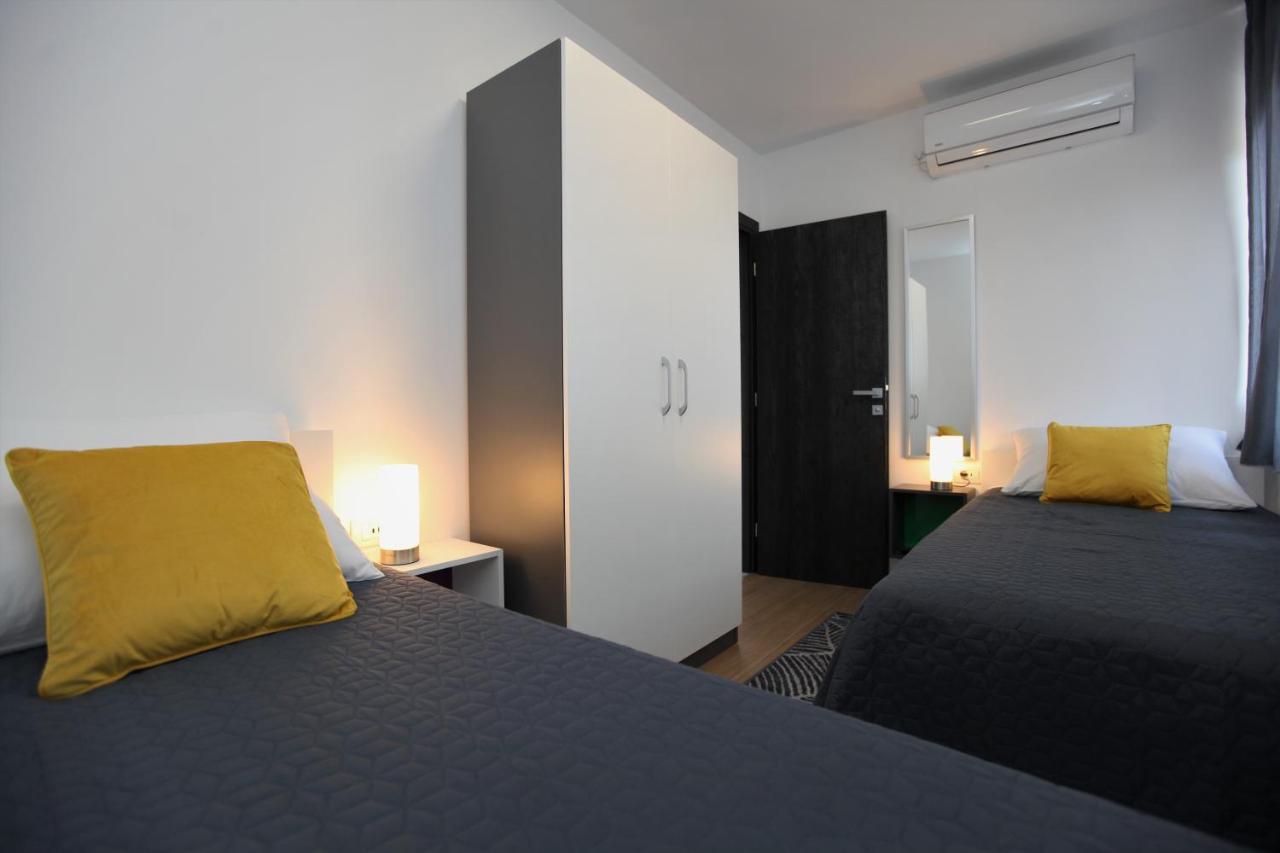 Apartmani Ive Трогир Екстериор снимка