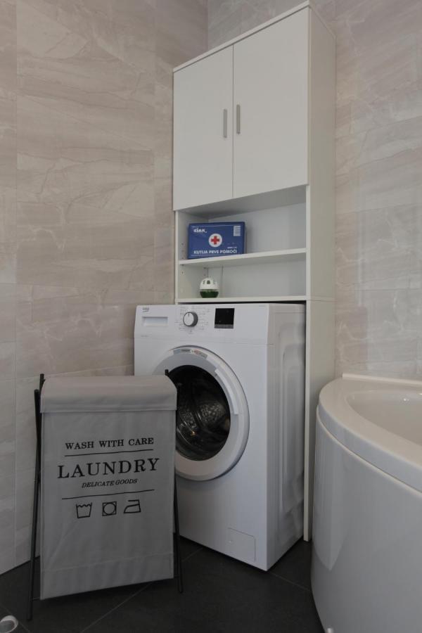 Apartmani Ive Трогир Екстериор снимка