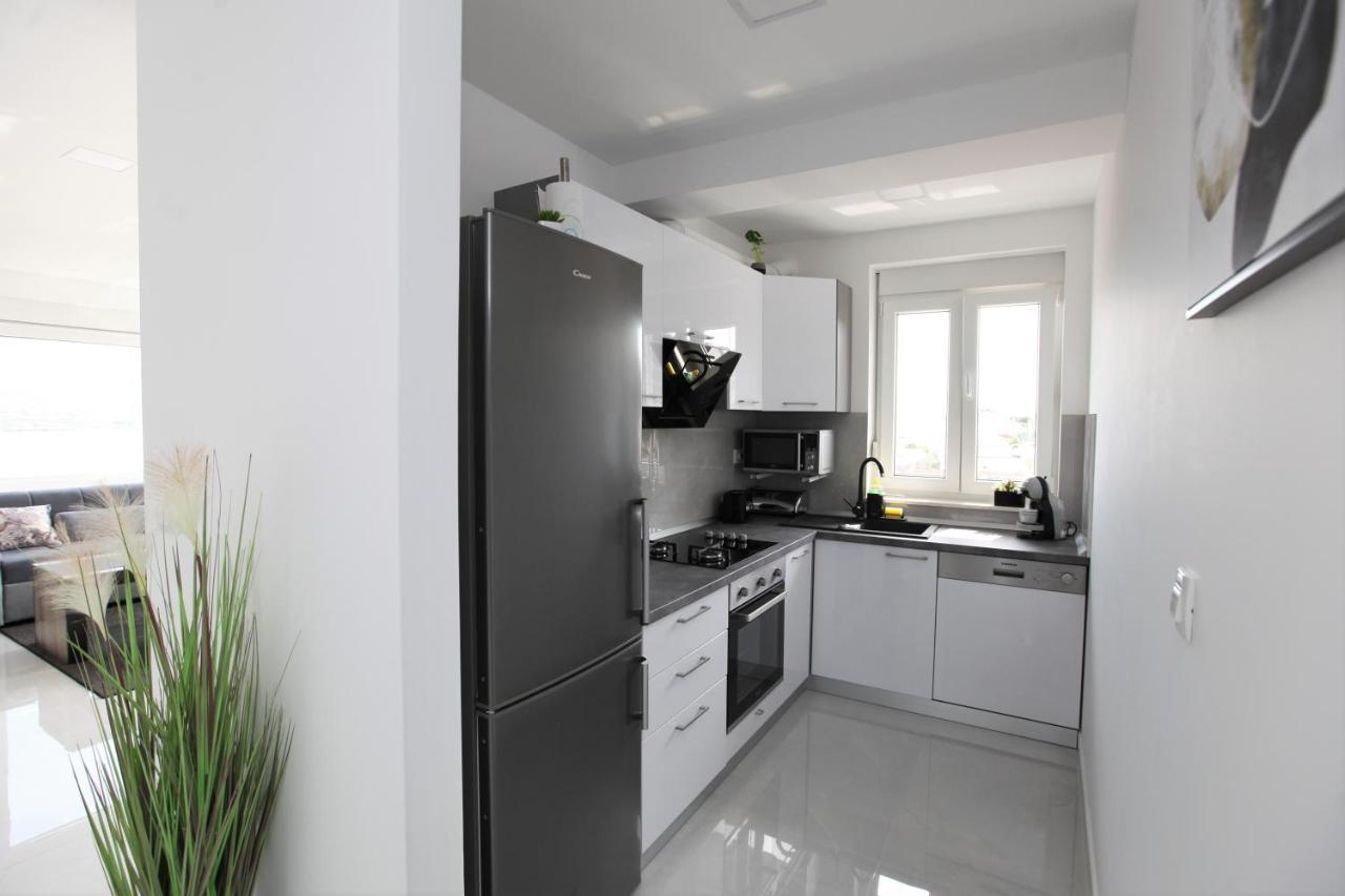 Apartmani Ive Трогир Екстериор снимка