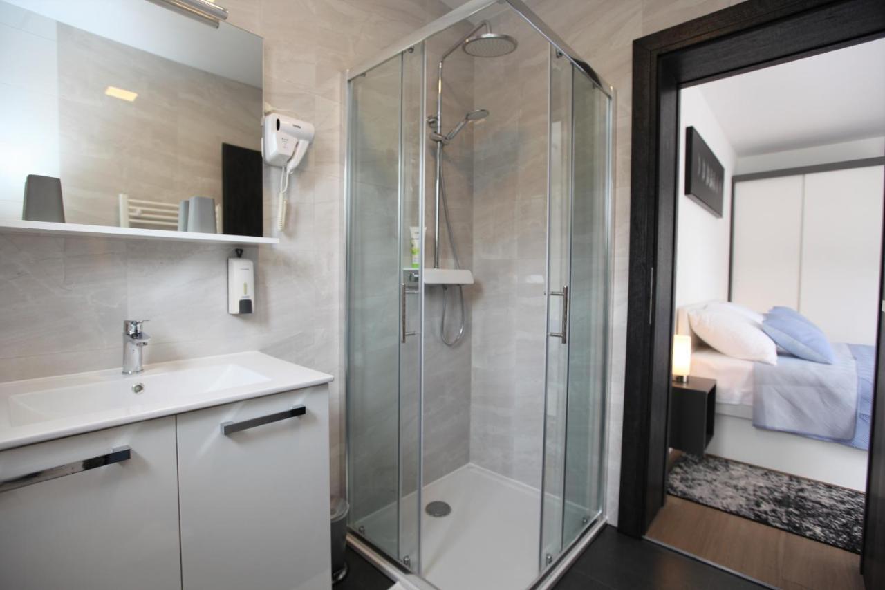 Apartmani Ive Трогир Екстериор снимка