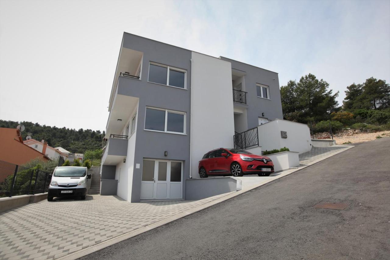 Apartmani Ive Трогир Екстериор снимка