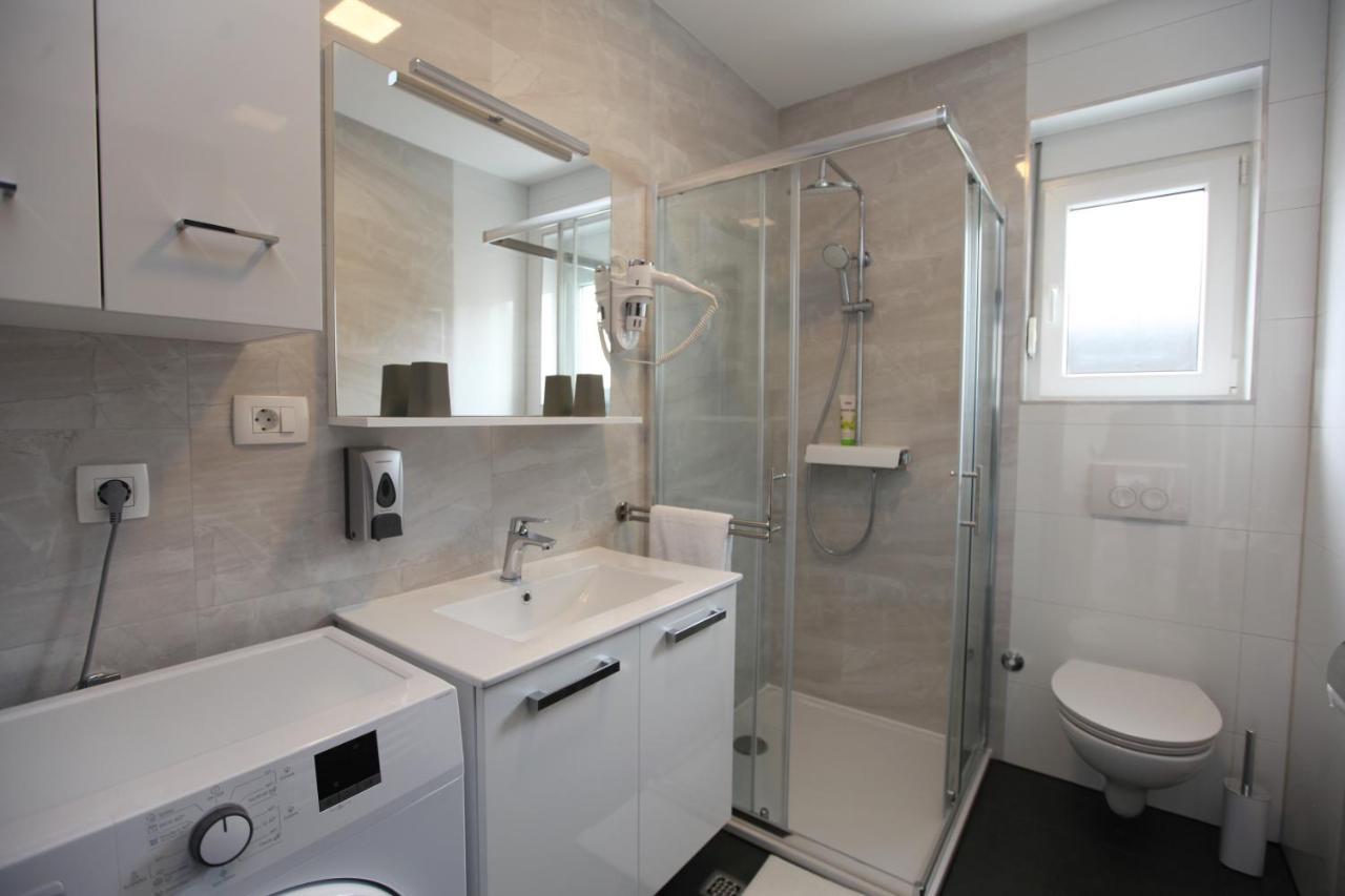 Apartmani Ive Трогир Екстериор снимка