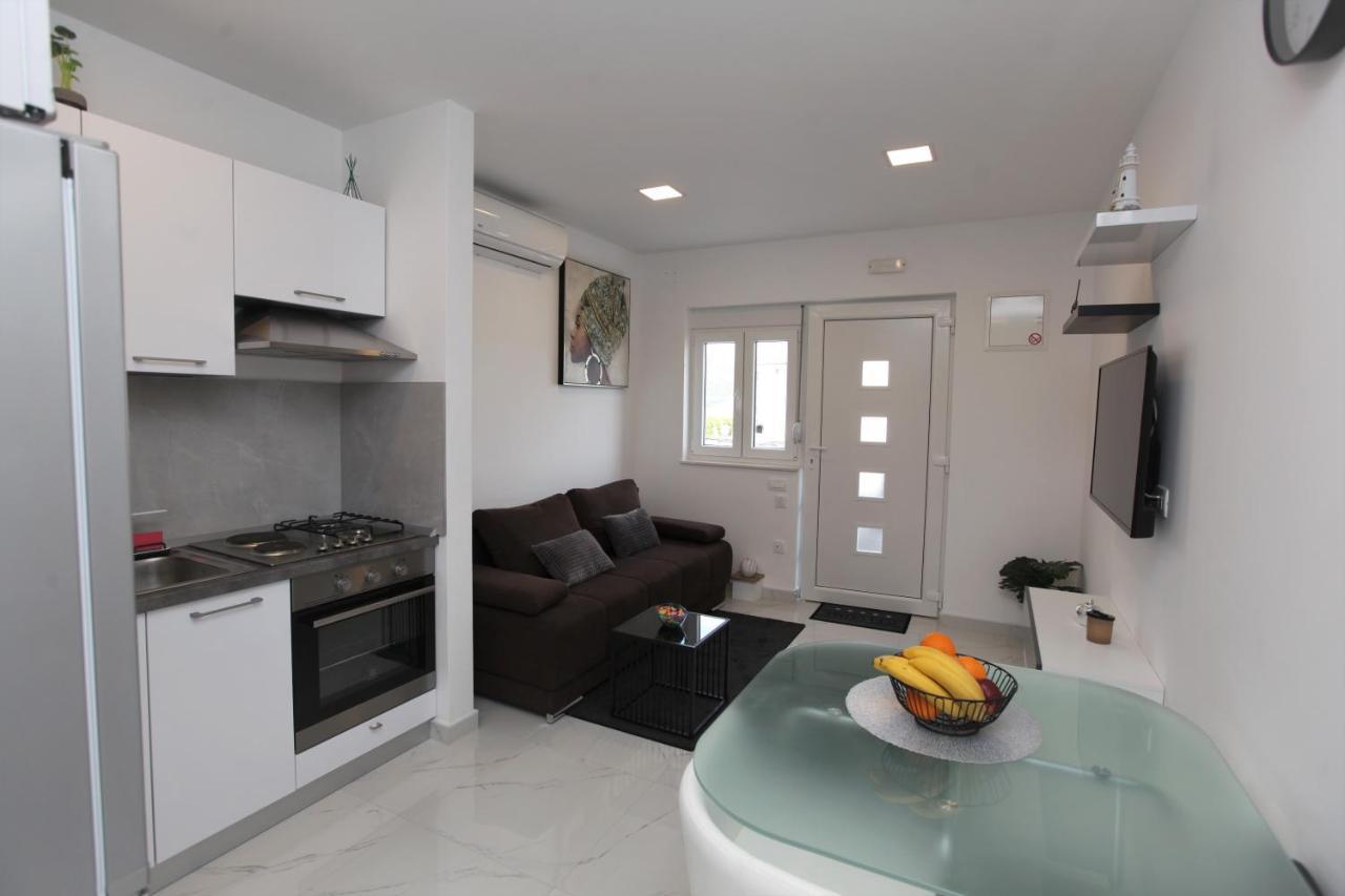Apartmani Ive Трогир Екстериор снимка