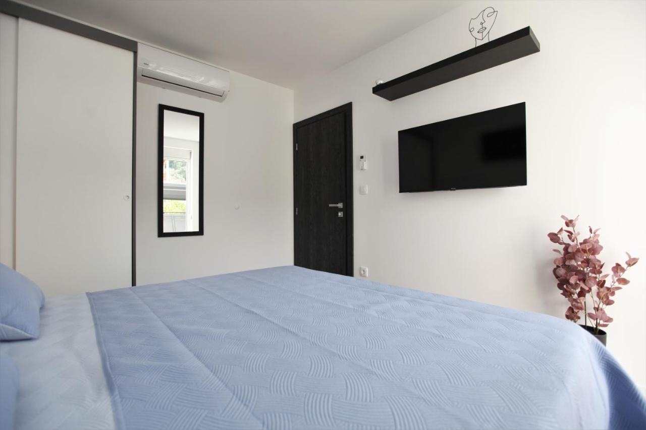 Apartmani Ive Трогир Екстериор снимка
