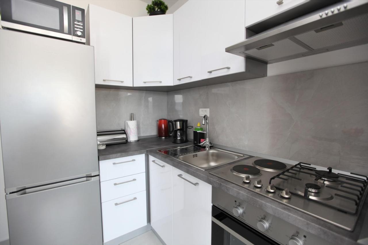 Apartmani Ive Трогир Екстериор снимка