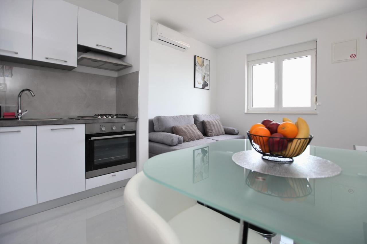 Apartmani Ive Трогир Екстериор снимка